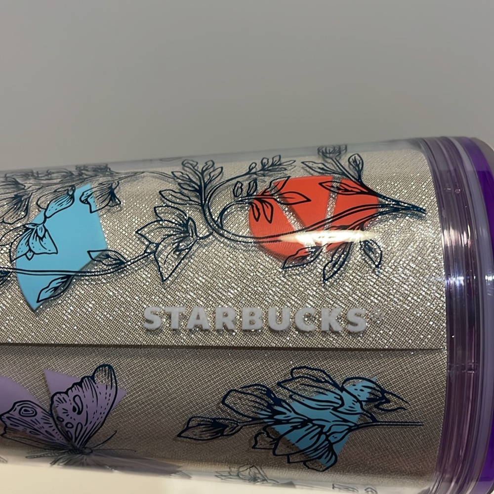 Starbucks 2024 Bunny Reusable Tumbler 24 Oz with Silicone Bunny Straw Topper NEW - Picture 10 of 10